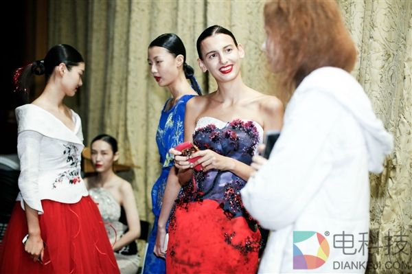 8848钛金手机自曝销量:两年卖了24.8万台