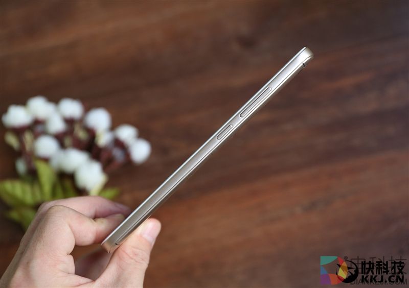 等着卖爆!红米Note 5A高配版评测:1600万柔光自拍