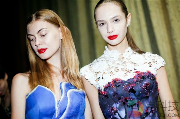 8848钛金手机自曝销量:两年卖了24.8万台