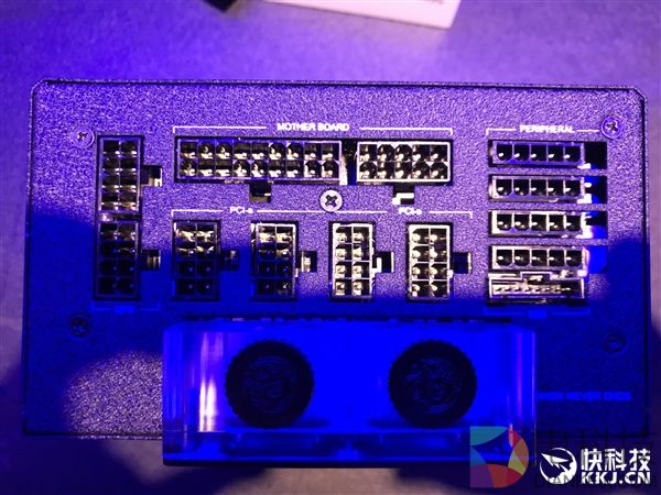 全汉展示Hydro PTM+ 1200W电源：水冷、RGB信仰灯