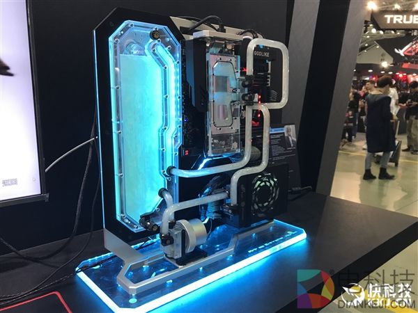 全汉展示Hydro PTM+ 1200W电源：水冷、RGB信仰灯