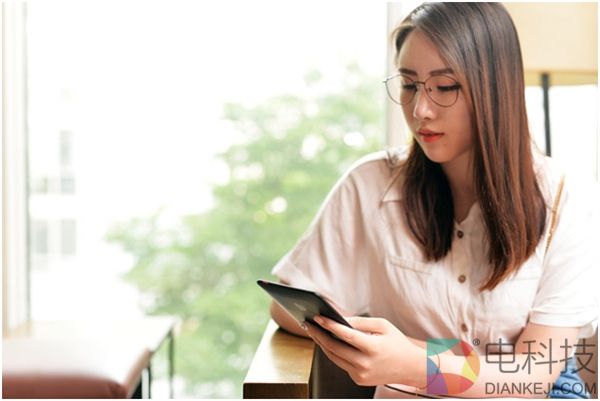 Kindle最强敌！掌阅新款电纸书曝光 比手机还轻