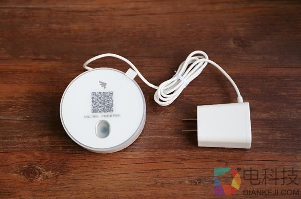 钉钉M1智能考勤机评测:299元 买一个最理解企业的考勤机