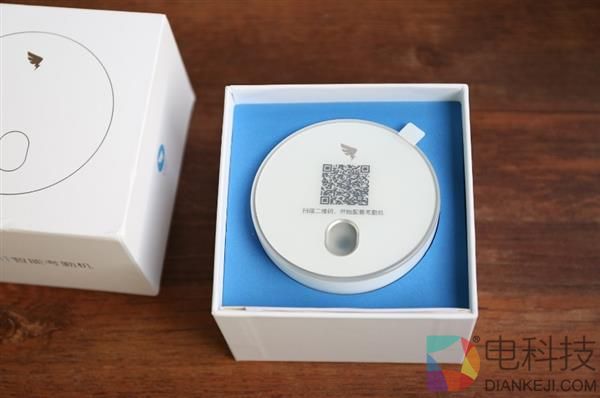 钉钉M1智能考勤机评测:299元 买一个最理解企业的考勤机