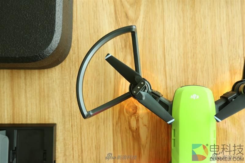 大疆晓Spark无人机上手：小得不可思议