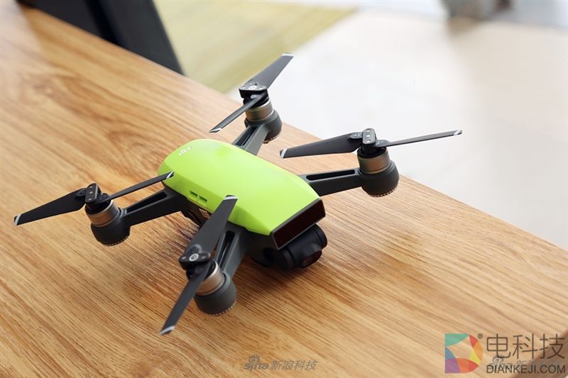 大疆晓Spark无人机上手：小得不可思议