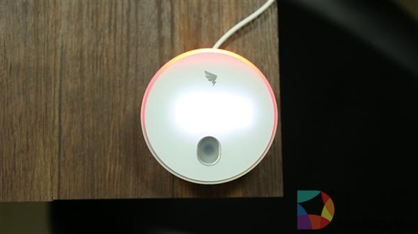 钉钉M1智能考勤机评测:299元 买一个最理解企业的考勤机