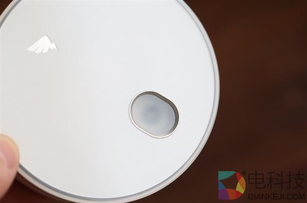 钉钉M1智能考勤机评测:299元 买一个最理解企业的考勤机