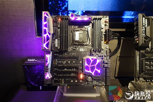 EVGA秀顶级X299 DRAK主板：悍然用上风扇