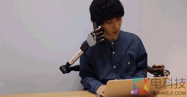 让男人拥有第三只手！日本这款机械臂超酷