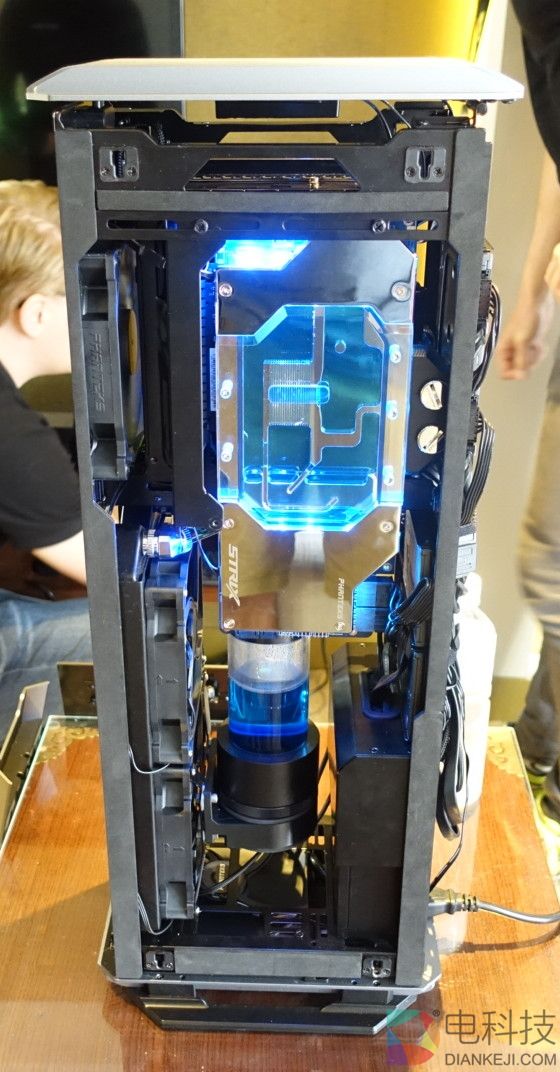 追风者全新SFF机箱太个性:一根方柱子