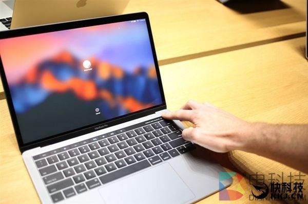 不满USB-C？苹果下死手：停产2015款MacBook Pro
