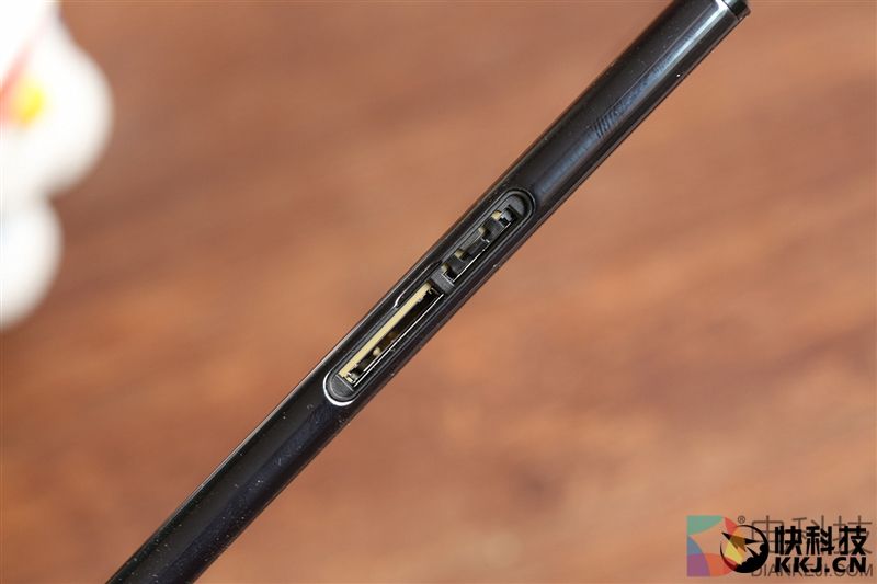 最强黑科技！4K屏+960帧慢动作：索尼Xperia XZ Premium评测