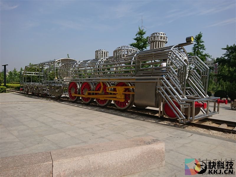 最强黑科技！4K屏+960帧慢动作：索尼Xperia XZ Premium评测