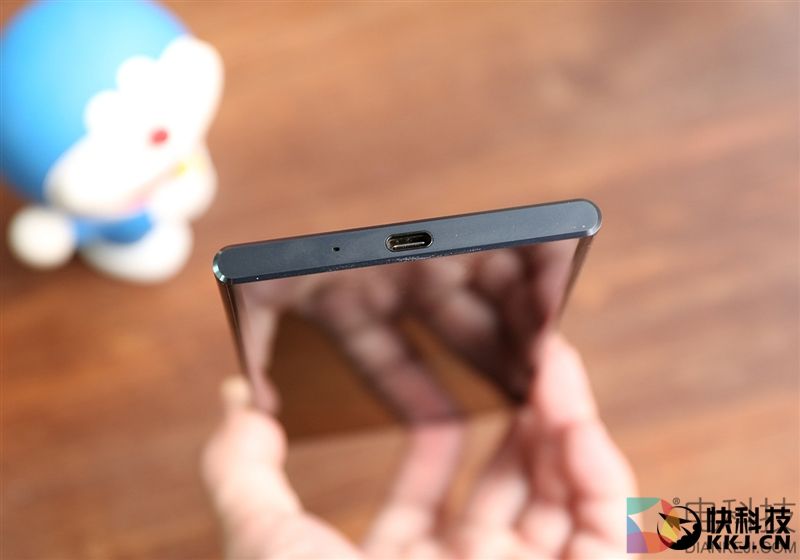 最强黑科技！4K屏+960帧慢动作：索尼Xperia XZ Premium评测