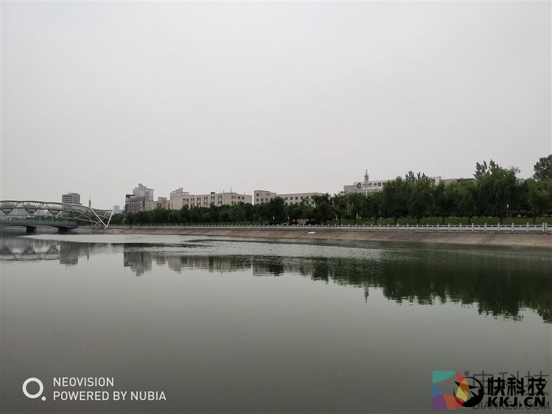 外媒眼中的国产最强机！nubia Z17体验评测：无边框+变焦双摄