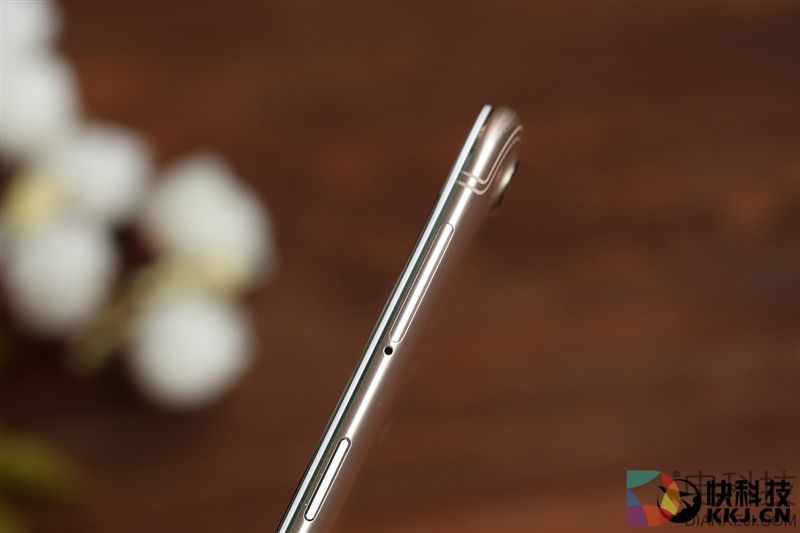 OPPO R11评测：首发骁龙660！下一个2000万销量爆款