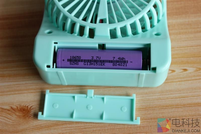 电扇一开 清风徐来:羽博Y-F01小风扇评测