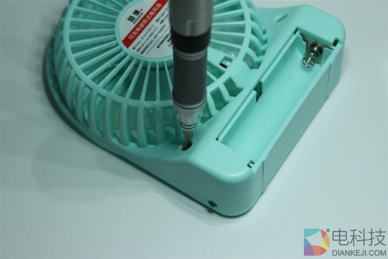 电扇一开 清风徐来：羽博Y-F01小风扇评测