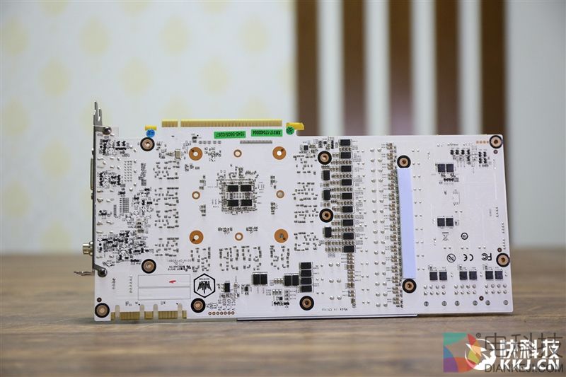 6999元纯白信仰！影驰GTX 1080 Ti HOF名人堂评测