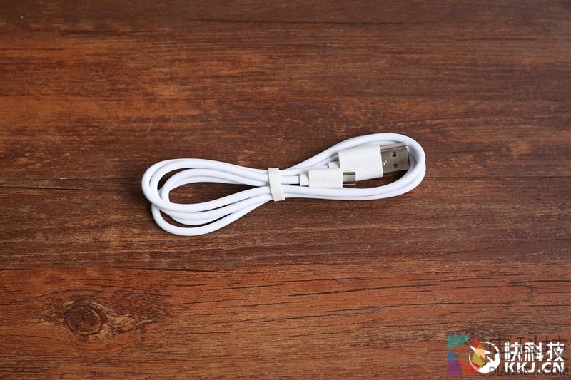 正面抗衡亚马逊！掌阅第三代阅读器iReader Light评测