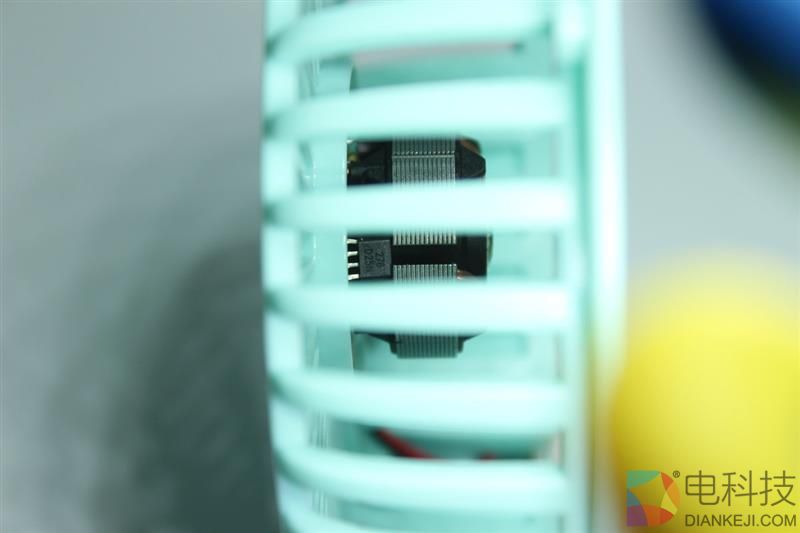 电扇一开 清风徐来：羽博Y-F01小风扇评测