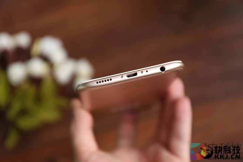 OPPO R11评测：首发骁龙660！下一个2000万销量爆款