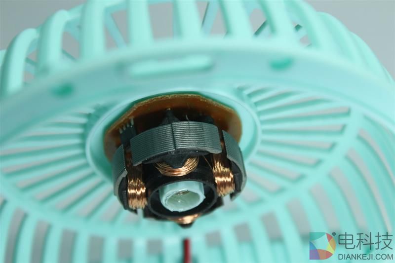 电扇一开 清风徐来:羽博Y-F01小风扇评测