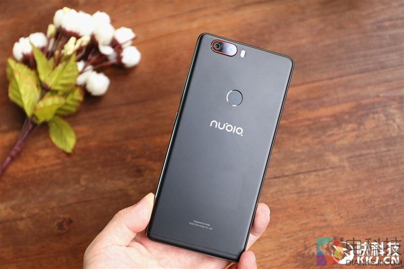外媒眼中的国产最强机！nubia Z17体验评测：无边框+变焦双摄
