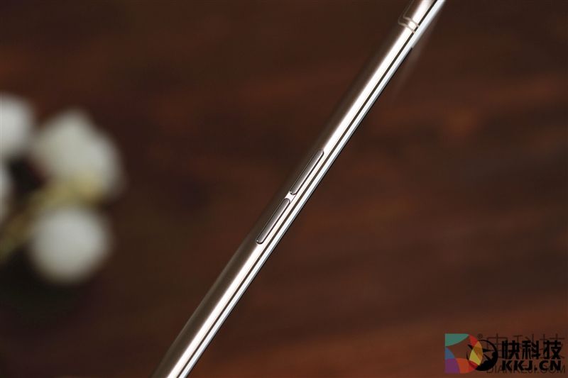 OPPO R11评测：首发骁龙660！下一个2000万销量爆款