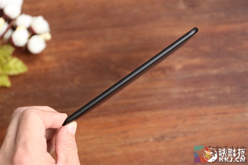 正面抗衡亚马逊！掌阅第三代阅读器iReader Light评测