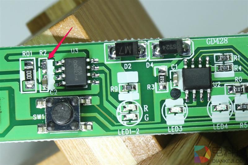 电扇一开 清风徐来:羽博Y-F01小风扇评测