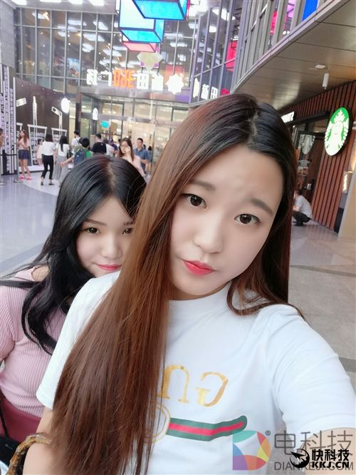 HUAWEI nova 2自拍深度体验:为了它我上街找了7位美女