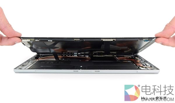 微软你咋不上天！新Surface Pro拆解得1分：SSD不给换