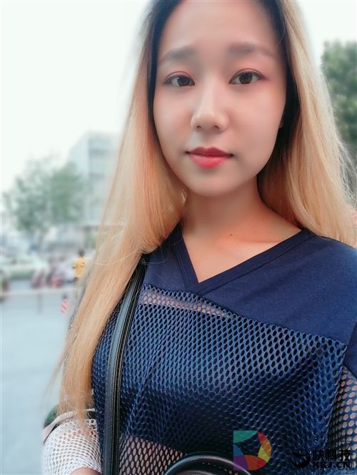 HUAWEI nova 2自拍深度体验:为了它我上街找了7位美女