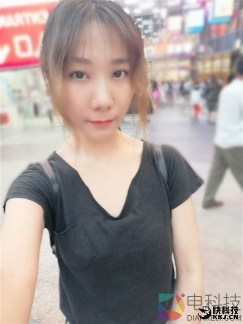 HUAWEI nova 2自拍深度体验:为了它我上街找了7位美女