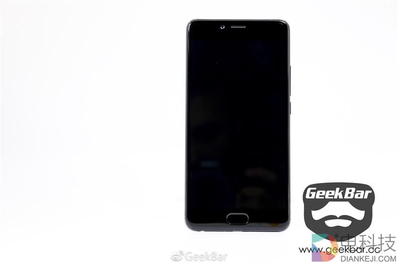 能不能变形？魅蓝E2变形金刚定制版拆解