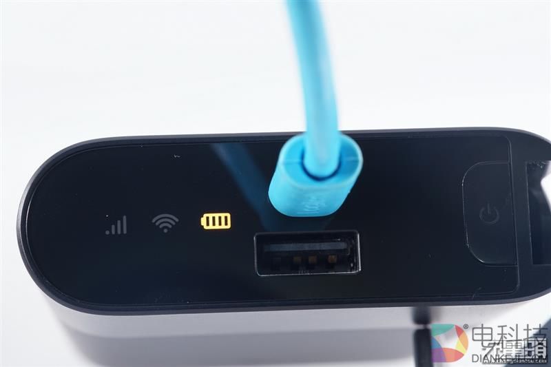 全网首拆：紫米4G路由器MF885拆解