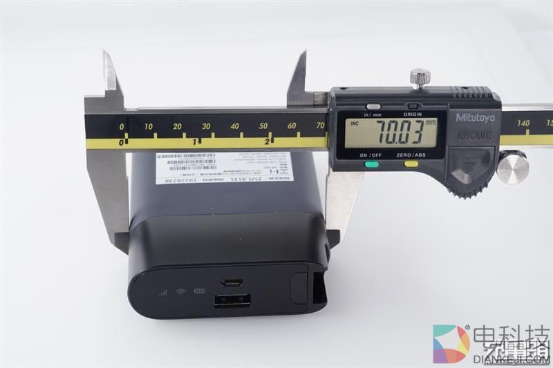 全网首拆：紫米4G路由器MF885拆解