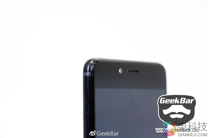 能不能变形？魅蓝E2变形金刚定制版拆解