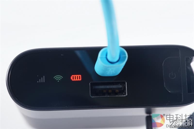 全网首拆：紫米4G路由器MF885拆解