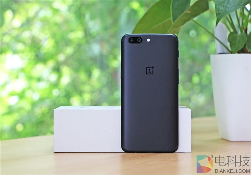 安卓版iPhone 7P到底如何？一加5详细评测：快到没朋友