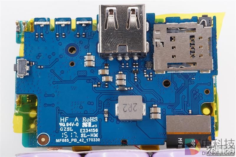 全网首拆：紫米4G路由器MF885拆解