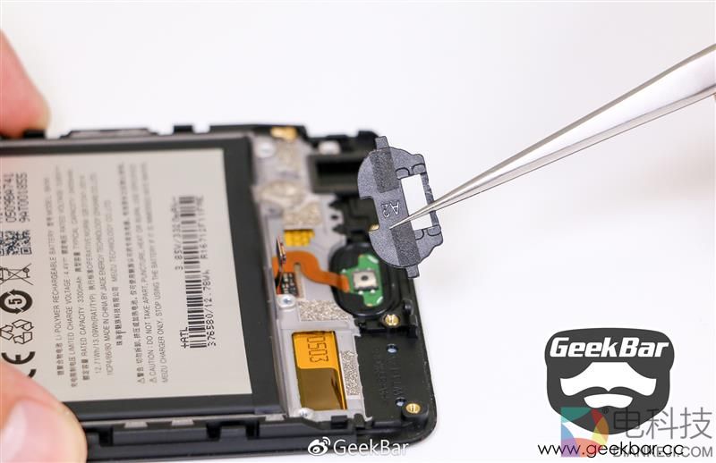 能不能变形？魅蓝E2变形金刚定制版拆解