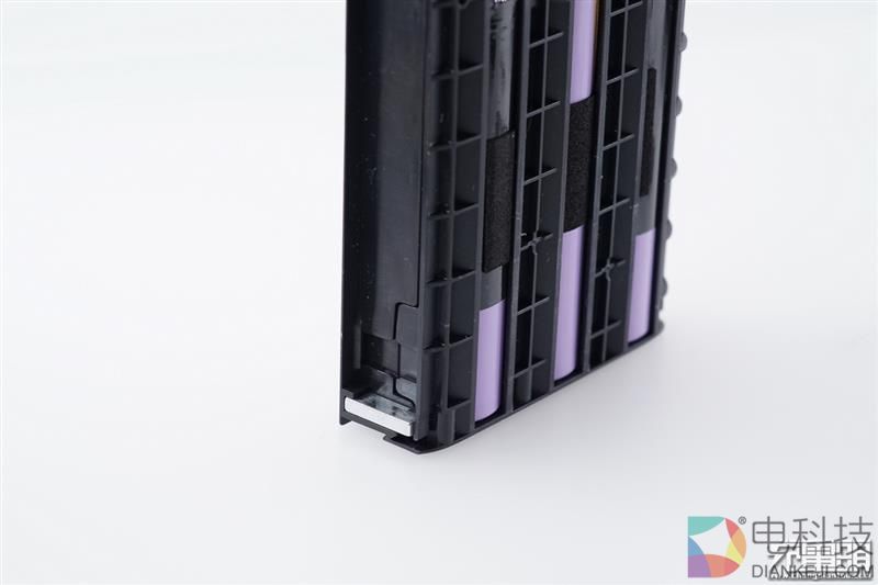 全网首拆：紫米4G路由器MF885拆解