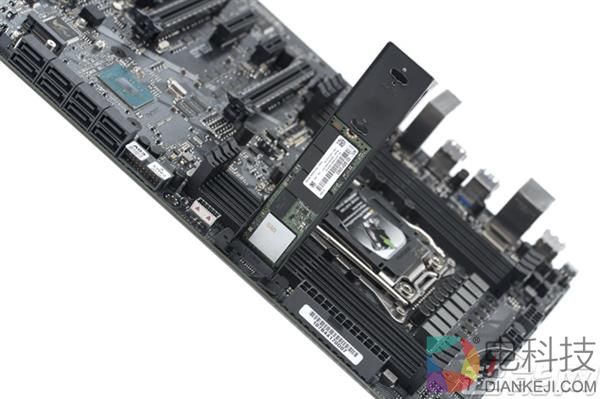 扣肉X御用座驾 华硕ROG STRIX X299-E GAMING主板图赏