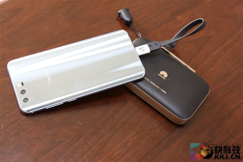 续航神油！华为随行WiFi 2 Pro评测：让你的手机更坚挺