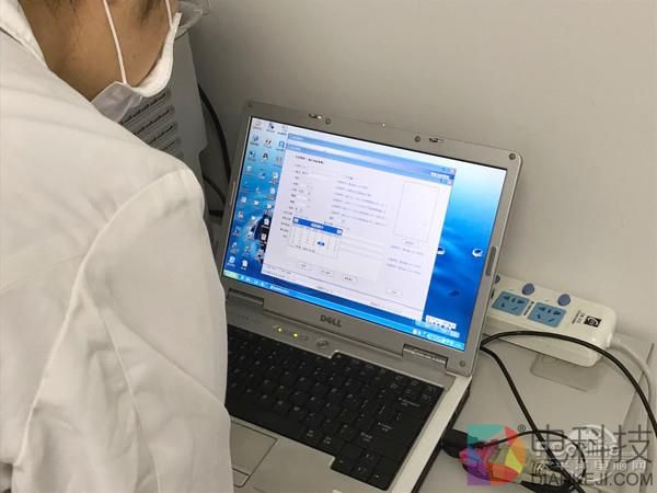 智能体脂秤到底准不准?编辑为此去了趟医院