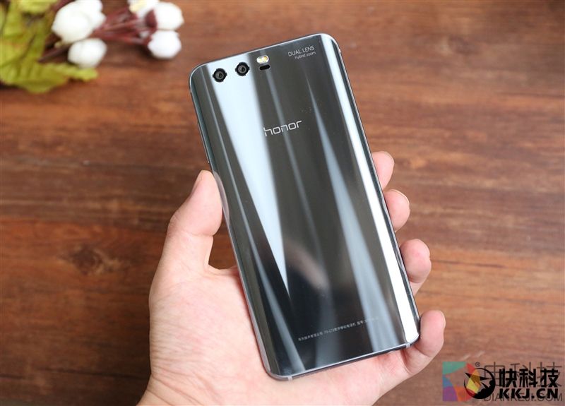 麒麟960最低价!荣耀9评测:颜值堪比胡歌