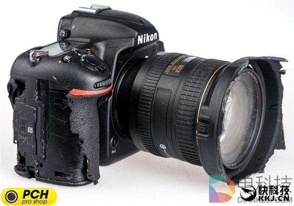 尼康D500被狗子咬成这样还能用 也是福大命大
